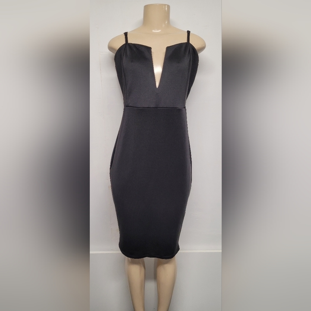 Boohoo 14 Little Black Dress Stiff V Neck Spaghetti Strap Excellent Condition